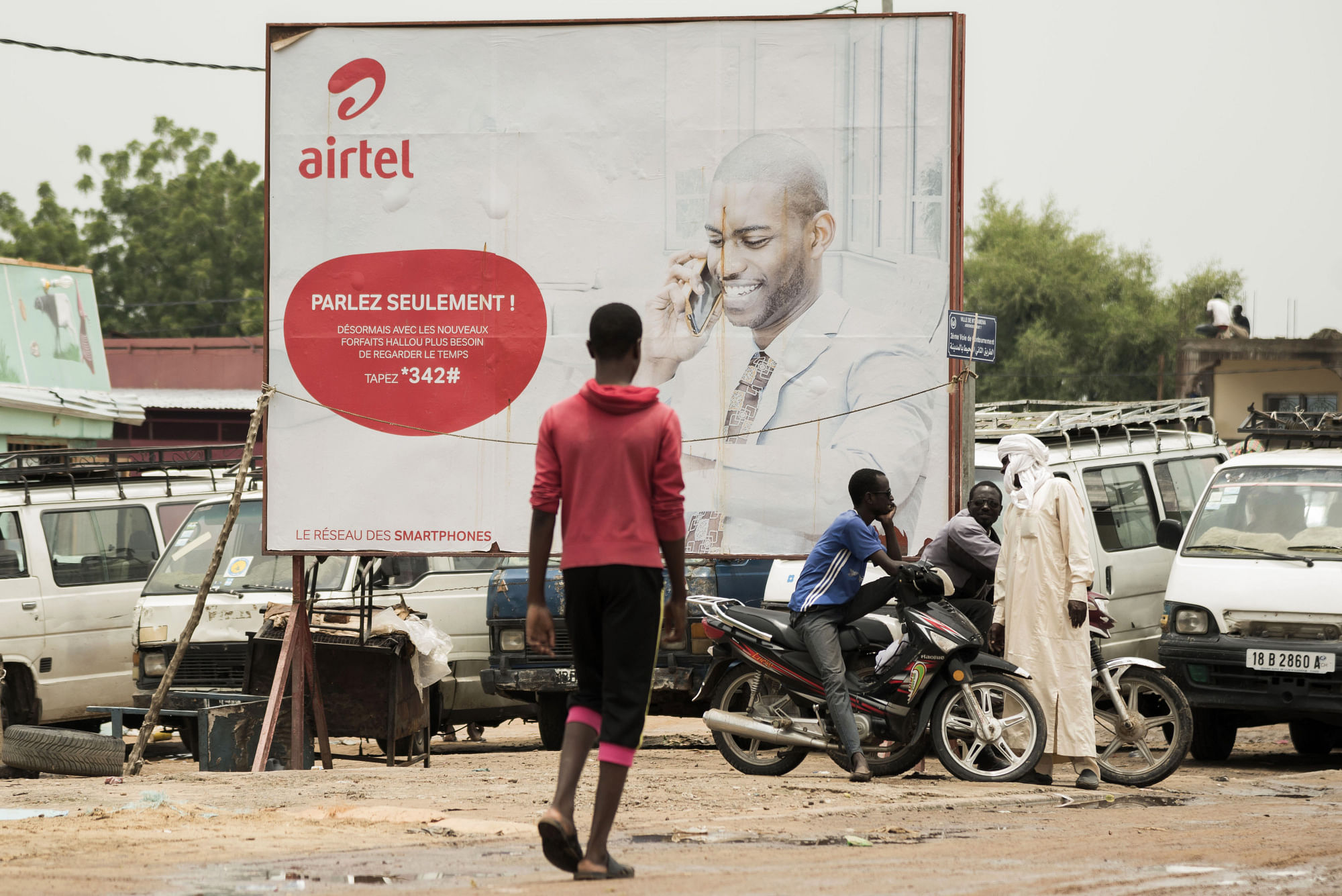 Airtel Africa plans to sell 4,500 telecom towers to reduce $3.5 billion debt