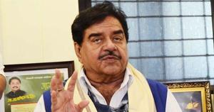 Shatrughan Sinha joins Congress, says BJP progressing towards ‘dictatorship’