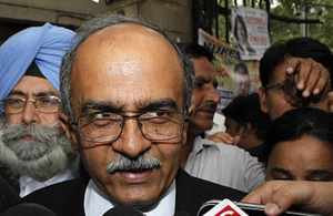 Supreme Court issues contempt notice to advocate Prashant Bhushan on his tweet