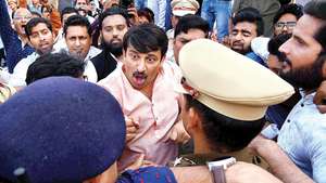 Manoj Tiwari threatens to ‘teach lesson to Delhi cops in four days’ for ‘manhandling him’ after scuffle with AAP supporters