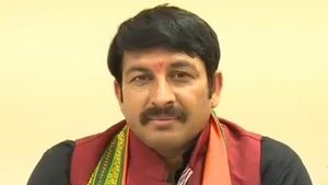 Manoj Tiwari takes a dig at Mamata Banerjee for her decision to not attend Modi’s swearing-in ceremony, says ‘she better not come’