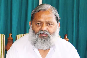 Anil Vij says Haryana residents working in Delhi have become ‘corona carriers’